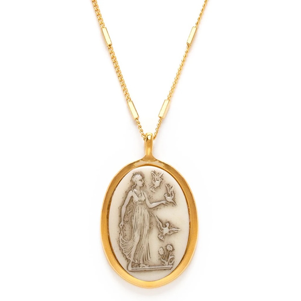 🌟SALE🌟APHRODITE VINTAGE CAMEO NECKLACE